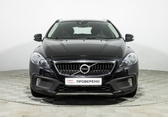 Подержанный автомобиль Volvo V40 Cross Country 2017 года (2 фото)