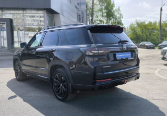 Подержанный автомобиль Changan CS95 2024 года (6 фото)