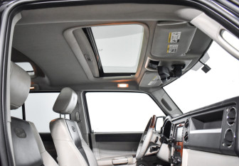 Подержанный автомобиль Jeep Commander 2008 года (18 фото)