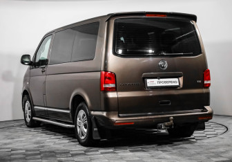 Подержанный автомобиль Volkswagen Caravelle 2013 года (7 фото)