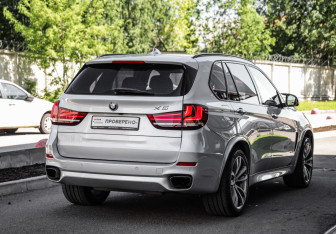 Подержанный автомобиль BMW X5 2016 года (6 фото)