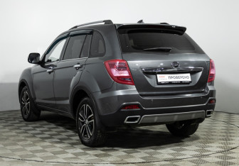 Подержанный автомобиль Lifan X60 2017 года (7 фото)