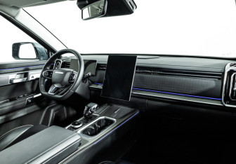 Подержанный автомобиль Jaecoo J7 2023 года (9 фото)