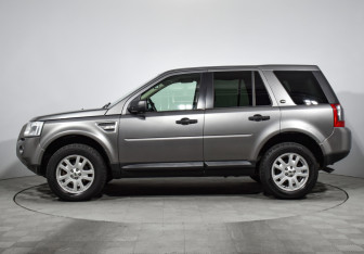 Подержанный автомобиль Land Rover Freelander 2010 года (8 фото)