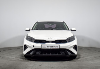 Подержанный автомобиль Kia K3 Sedan 2021 года (2 фото)