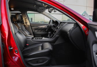 Подержанный автомобиль Infiniti Q50 2016 года (28 фото)