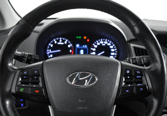 Подержанный автомобиль Hyundai Creta 2018 года (17 фото)