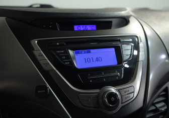 Подержанный автомобиль Hyundai Elantra Sedan 2013 года (12 фото)