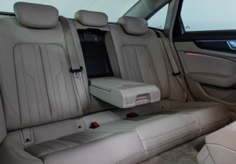 Подержанный автомобиль Audi A6 Sedan 2020 года (26 фото)