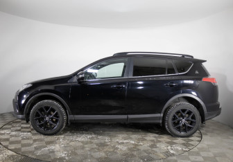 Подержанный автомобиль Toyota RAV4 2019 года (8 фото)