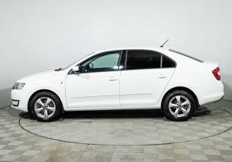 Подержанный автомобиль Skoda Rapid Liftback 2016 года (8 фото)
