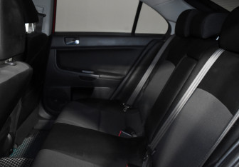 Подержанный автомобиль Mitsubishi Lancer Hatchback 2010 года (12 фото)