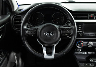 Подержанный автомобиль Kia Rio Sedan 2020 года (18 фото)