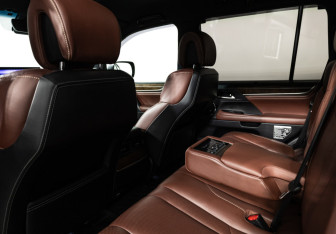 Подержанный автомобиль Lexus LX 2018 года (24 фото)