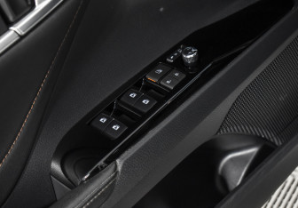 Подержанный автомобиль Toyota Camry Sedan 2019 года (10 фото)