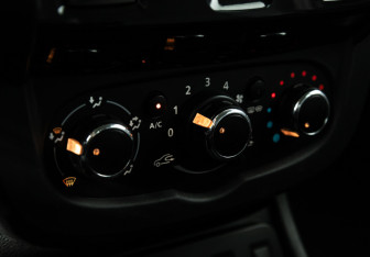 Подержанный автомобиль Renault Duster 2015 года (15 фото)