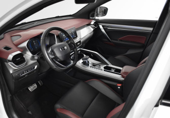 Подержанный автомобиль Geely Coolray 2023 года (9 фото)