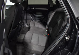 Подержанный автомобиль Audi Q3 2015 года (11 фото)