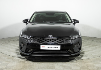 Подержанный автомобиль Kia K5 2021 года (2 фото)
