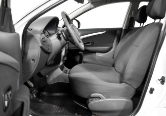 Подержанный автомобиль Nissan Almera Sedan 2013 года (11 фото)