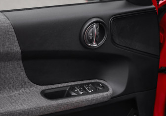 Подержанный автомобиль MINI Countryman 2017 года (26 фото)