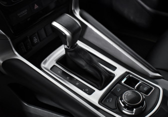Подержанный автомобиль Mitsubishi Pajero Sport 2019 года (11 фото)