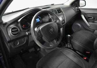 Подержанный автомобиль Renault Logan Sedan 2018 года (9 фото)