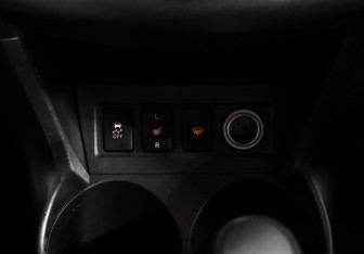Подержанный автомобиль Toyota RAV4 2011 года (18 фото)