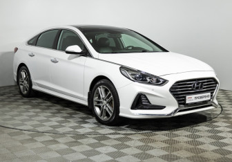 Подержанный автомобиль Hyundai Sonata 2017 года (3 фото)