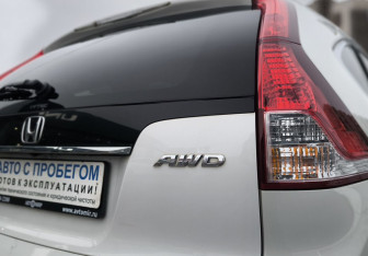 Подержанный автомобиль Honda CR-V 2014 года (8 фото)
