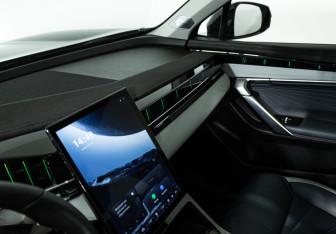 Подержанный автомобиль Geely Atlas 2024 года (22 фото)