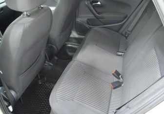 Подержанный автомобиль Volkswagen Polo Sedan 2013 года (11 фото)