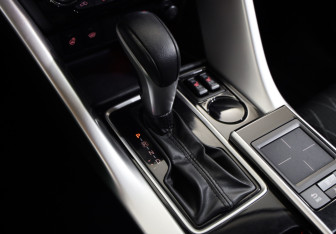 Подержанный автомобиль Mitsubishi Eclipse Cross 2019 года (16 фото)