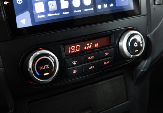 Подержанный автомобиль Mitsubishi Pajero 2011 года (16 фото)