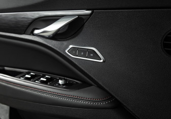 Подержанный автомобиль Geely Tugella 2023 года (22 фото)