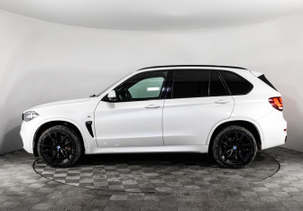 Подержанный автомобиль BMW X5 2015 года (9 фото)