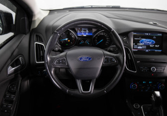 Подержанный автомобиль Ford Focus Wagon 2016 года (8 фото)