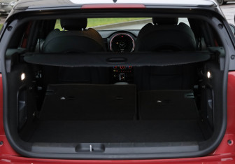 Подержанный автомобиль MINI Clubman Wagon 2019 года (31 фото)