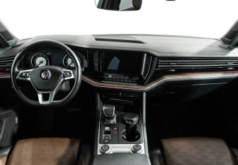Подержанный автомобиль Volkswagen Touareg 2019 года (13 фото)