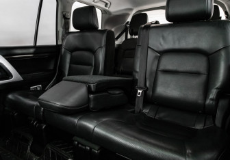 Подержанный автомобиль Toyota Land Cruiser Suv 2018 года (25 фото)