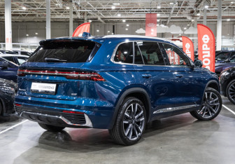 Подержанный автомобиль Geely Monjaro 2024 года (8 фото)