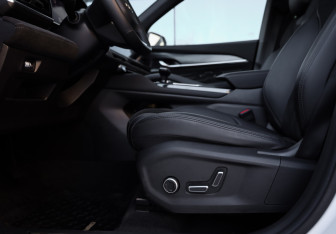 Подержанный автомобиль Geely Monjaro 2024 года (30 фото)