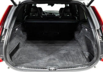 Подержанный автомобиль Volvo XC90 2018 года (27 фото)