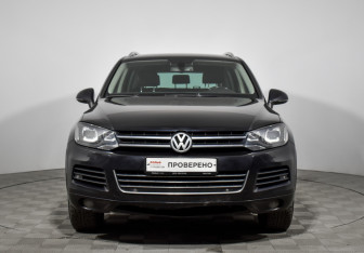 Подержанный автомобиль Volkswagen Touareg 2013 года (2 фото)