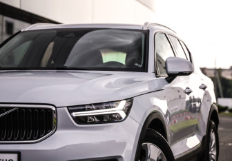 Подержанный автомобиль Volvo XC40 2019 года (2 фото)