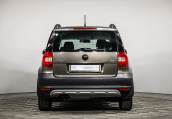 Подержанный автомобиль Skoda Yeti 2011 года (6 фото)