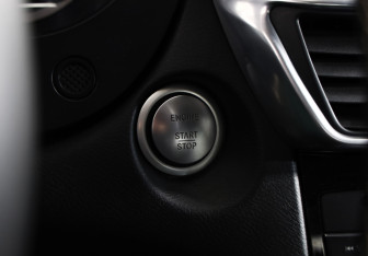 Подержанный автомобиль Infiniti QX30 2017 года (20 фото)