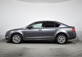 Подержанный автомобиль Skoda Octavia Liftback 2017 года (8 фото)