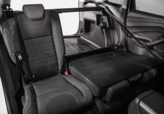 Подержанный автомобиль Ford Kuga 2016 года (23 фото)