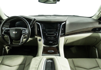 Подержанный автомобиль Cadillac Escalade Suv 2016 года (12 фото)